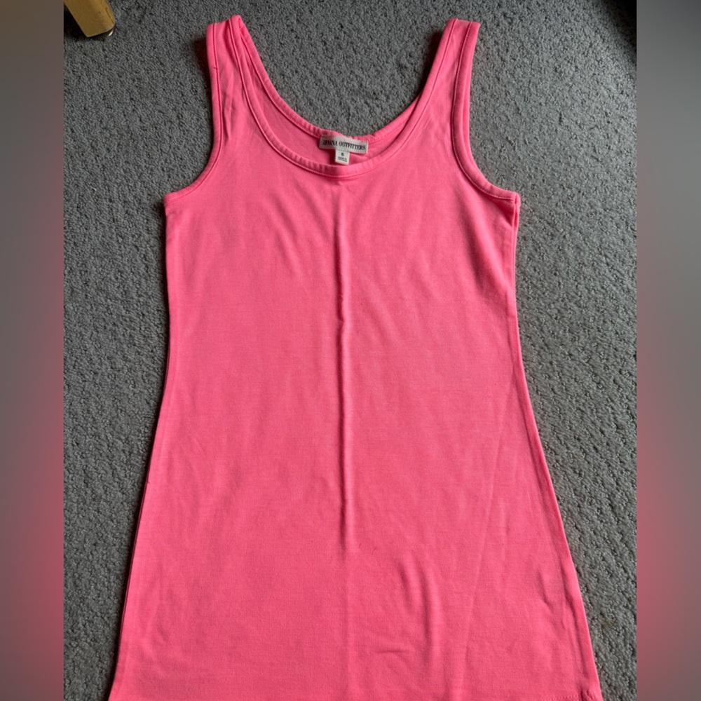 NWOT Zenana Outfitters Bright Vibrant Pink Fitted Sleeveless Extra Long Tank Top